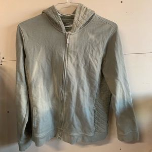 green jacket fits large better than xl